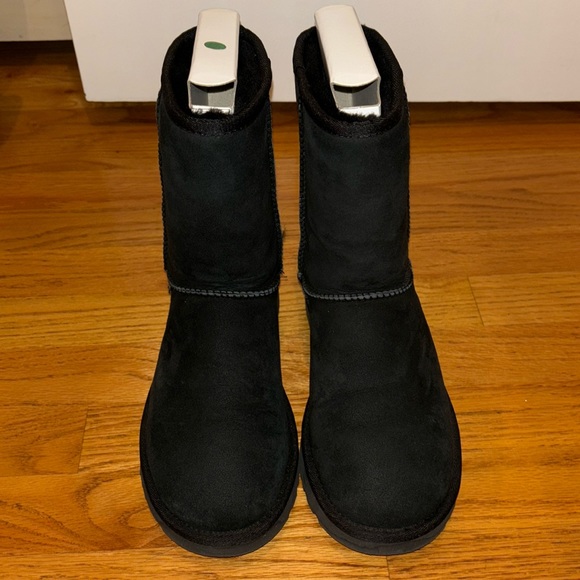 Women's UGG Classic Short II Boot - Picture 1 of 7